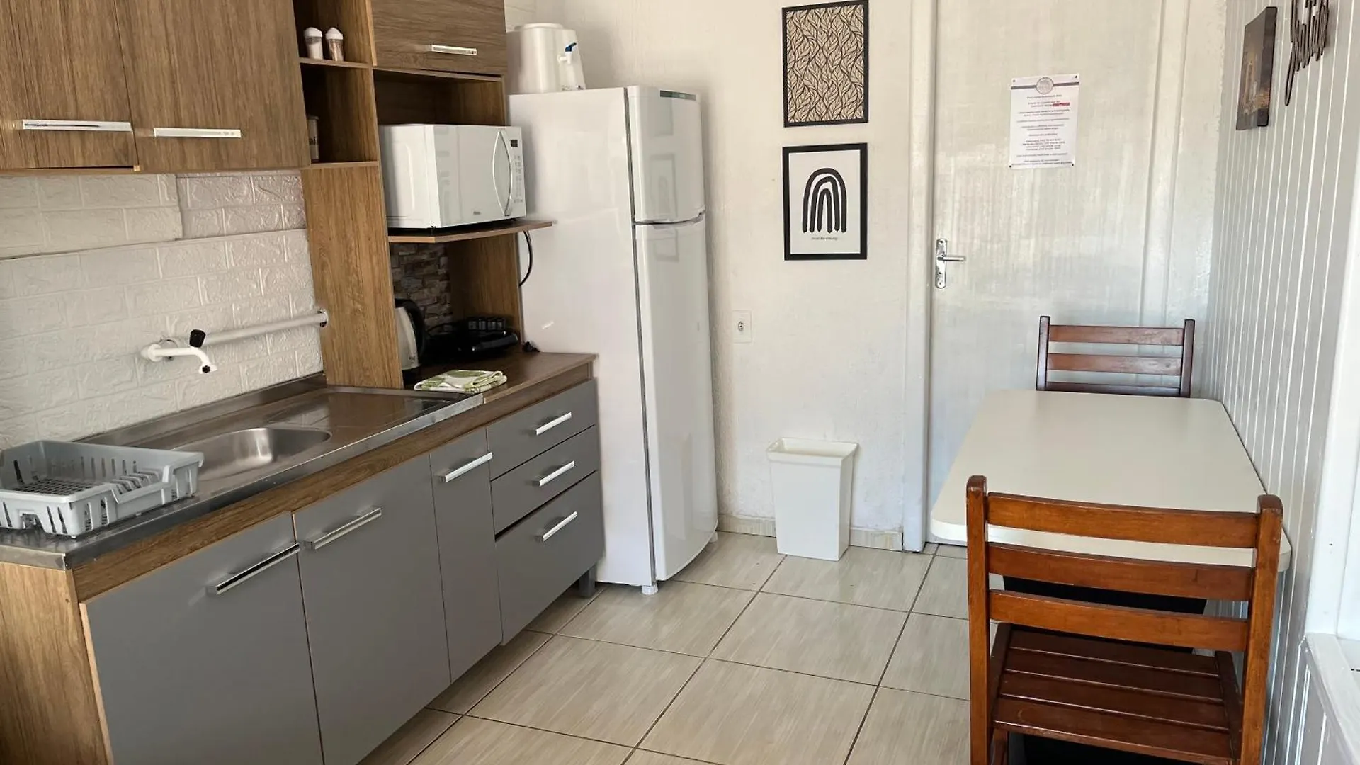 Lägenhetshotell Brisa Da Ilha - Estudios Ao Lado Do Aeroporto Florianópolis